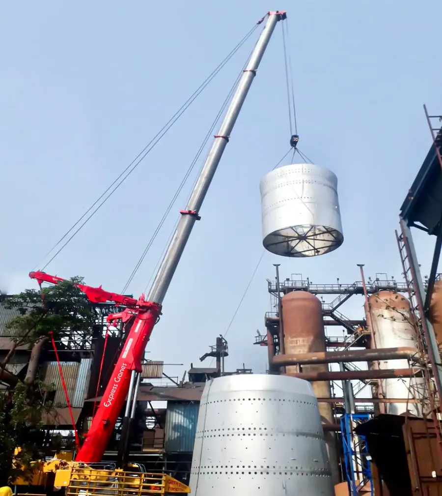 telescopic crane working inside an industrial plant site in Navi Mumbai